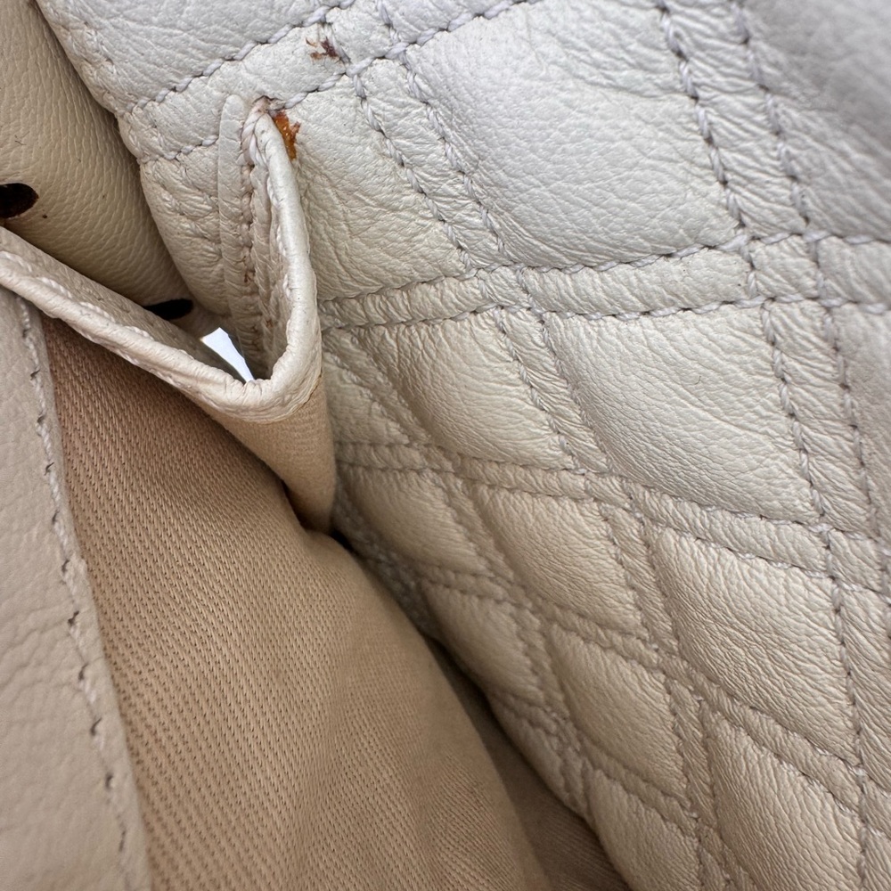 Authentic MARC JACOBS ‘Ursula’ Cream Calfskin Leather Quilted Bag w/ Dust Bag - Picture 10 of 16